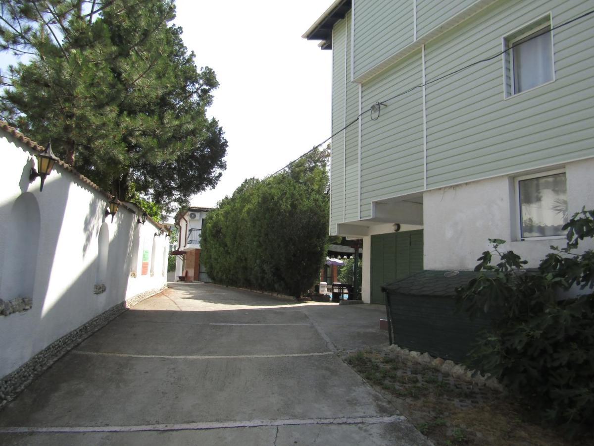 Hostel Papagal Varna Exterior photo