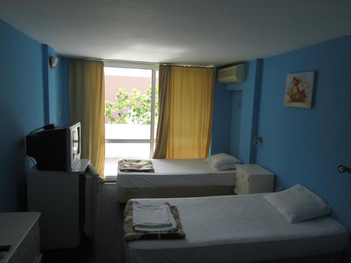 Hostel Papagal Varna Exterior photo