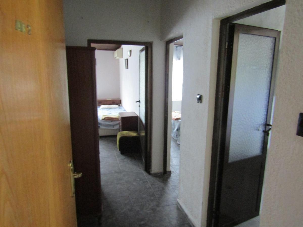Hostel Papagal Varna Exterior photo